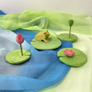 Summer Pond Figures Set Wooden Lotus Duck Cattail Grass Dragonfly Frog Figures Open Ended Small World Play Toys for Children